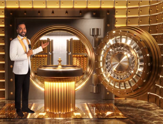 Gold Vault Roulette Live open vault with presenter bet and win 
